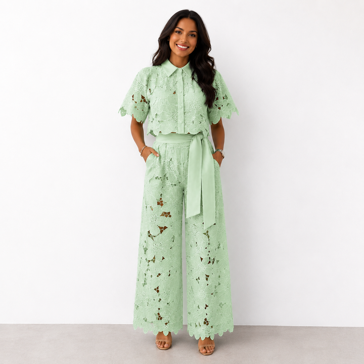 Reina™ Elegant Floral Lace Set